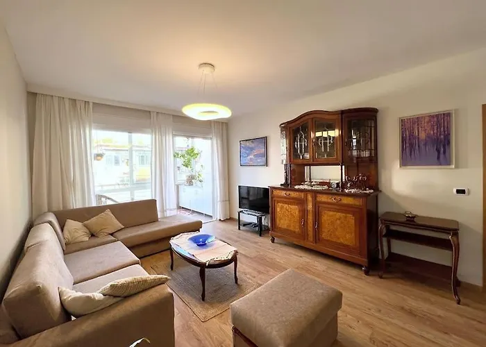 公寓 Downtown Apartment 地拉那